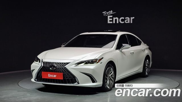 Lexus ES Luxury Plus 2024 года из Кореи