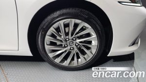 Lexus ES Luxury Plus 2024 года из Южной Кореи