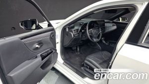 Lexus ES Luxury Plus 2024 года из Южной Кореи