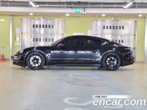 Porsche Taycan Turbo 2022 года из Южной Кореи