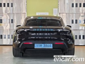 Porsche Taycan Turbo 2022 года из Южной Кореи