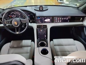 Porsche Taycan Turbo 2022 года из Южной Кореи