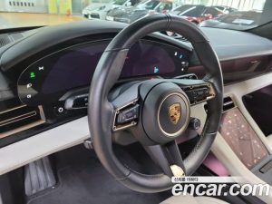 Porsche Taycan Turbo 2022 года из Южной Кореи