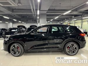 Audi Q5 45 TFSI 4WD S Line Black Edition 2025 года из Южной Кореи