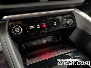 Audi Q5 45 TFSI 4WD S Line Black Edition 2025 года из Южной Кореи