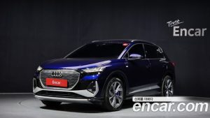 Audi Q4 e-tron 40 Premium 2023 года из Южной Кореи