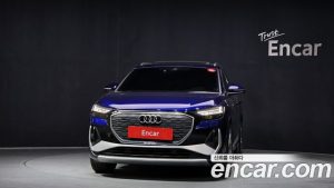 Audi Q4 e-tron 40 Premium 2023 года из Южной Кореи