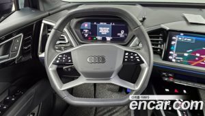 Audi Q4 e-tron 40 Premium 2023 года из Южной Кореи