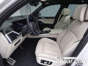 BMW X7 xDrive 40i M Sport 6 2024 года из Южной Кореи