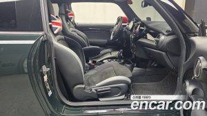 Mini Cooper JCW 2023 года из Южной Кореи