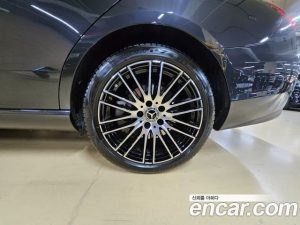 Mercedes-Benz C-Class C200 Avantgarde 2025 года из Южной Кореи