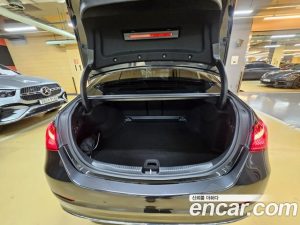 Mercedes-Benz C-Class C200 Avantgarde 2025 года из Южной Кореи