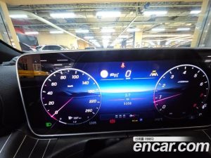 Mercedes-Benz C-Class C200 Avantgarde 2025 года из Южной Кореи