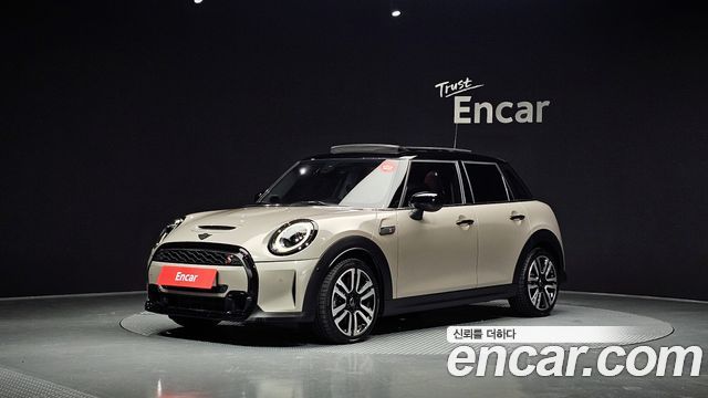 Mini Cooper 5Door CLASSIC 2024 года из Кореи