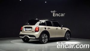 Mini Cooper 5Door CLASSIC 2024 года из Южной Кореи