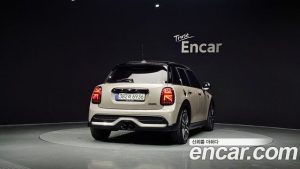 Mini Cooper 5Door CLASSIC 2024 года из Южной Кореи
