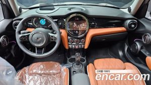 Mini Cooper 5Door CLASSIC 2024 года из Южной Кореи