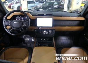 Land Rover Defender 110 P400 X 2024 года из Южной Кореи
