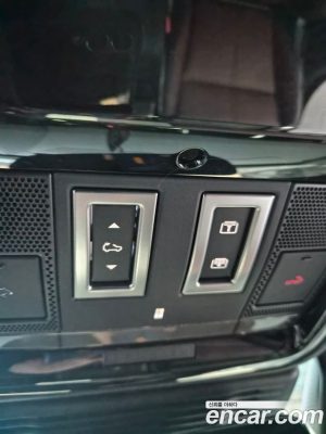 Land Rover Range Rover Velar 3.0 P400 Dynamic HSE 2025 года из Южной Кореи