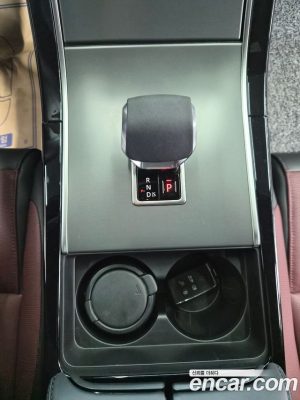 Land Rover Range Rover Velar 3.0 P400 Dynamic HSE 2025 года из Южной Кореи