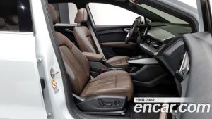 Audi Q4 e-tron 40 Premium 2023 года из Южной Кореи