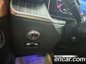 Mercedes-Benz GLC-Class GLC300 4MATIC AMG Line 2024 года из Южной Кореи