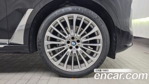 BMW X7 xDrive 40i Design Pure Excellence 6 2023 года из Южной Кореи