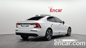Volvo S60 B5 ULTIMATE Bright 2024 года из Южной Кореи