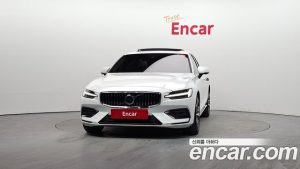 Volvo S60 B5 ULTIMATE Bright 2024 года из Южной Кореи