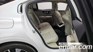 Volvo S60 B5 ULTIMATE Bright 2024 года из Южной Кореи
