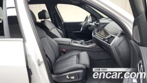 BMW X7 xDrive 40i M Sport 6 2025 года из Южной Кореи
