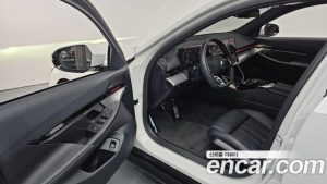 BMW 5-Series 520i M Sport 2024 года из Южной Кореи