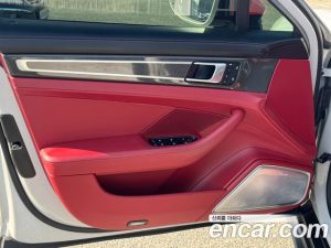 Porsche Panamera 4.0 GTS 2023 года из Южной Кореи