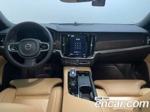 Volvo S90 B5 ULTIMATE Bright 2024 года из Южной Кореи