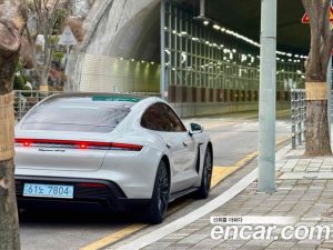 Porsche Taycan GTS 2022 года из Южной Кореи