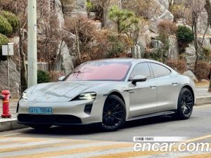 Porsche Taycan GTS 2022 года из Южной Кореи