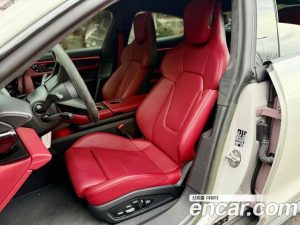 Porsche Taycan GTS 2022 года из Южной Кореи