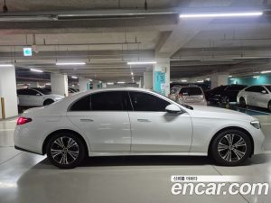 Mercedes-Benz E-Class E200 Avantgarde 2025 года из Южной Кореи