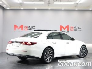 Mercedes-Benz E-Class E300 4MATIC Exclusive 2024 года из Южной Кореи