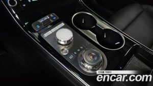 Genesis GV70 2.5T Бензин 2WD 2025 года из Южной Кореи