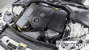 Mercedes-Benz C-Class C200 Avantgarde 2025 года из Южной Кореи