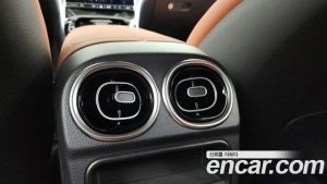 Mercedes-Benz C-Class C200 Avantgarde 2025 года из Южной Кореи