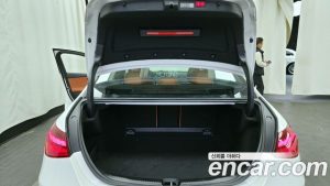 Mercedes-Benz C-Class C200 Avantgarde 2025 года из Южной Кореи