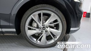Genesis GV70 2.5T Бензин AWD 2025 года из Южной Кореи