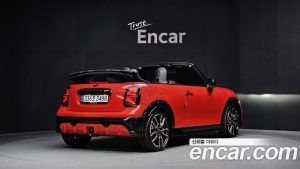 Mini Cooper Convertible JCW 2025 года из Южной Кореи
