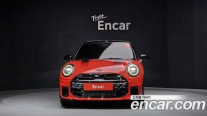 Mini Cooper Convertible JCW 2025 года из Южной Кореи