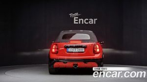 Mini Cooper Convertible JCW 2025 года из Южной Кореи