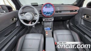 Mini Cooper Convertible JCW 2025 года из Южной Кореи