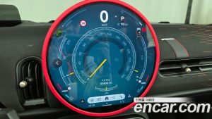 Mini Cooper Convertible JCW 2025 года из Южной Кореи