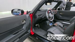 Mini Cooper Convertible JCW 2025 года из Южной Кореи